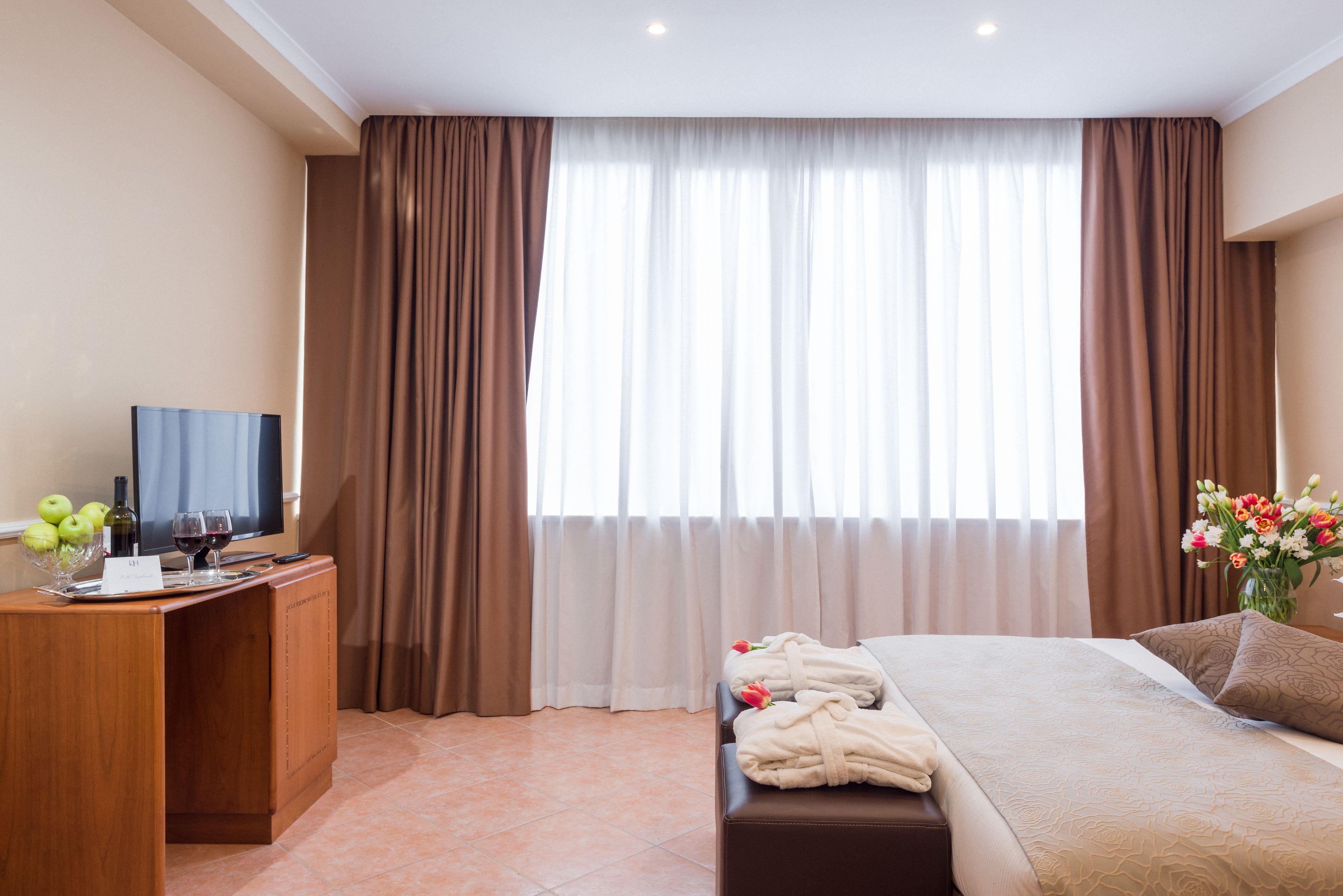 Raeli Hotel Lux — Foto 3